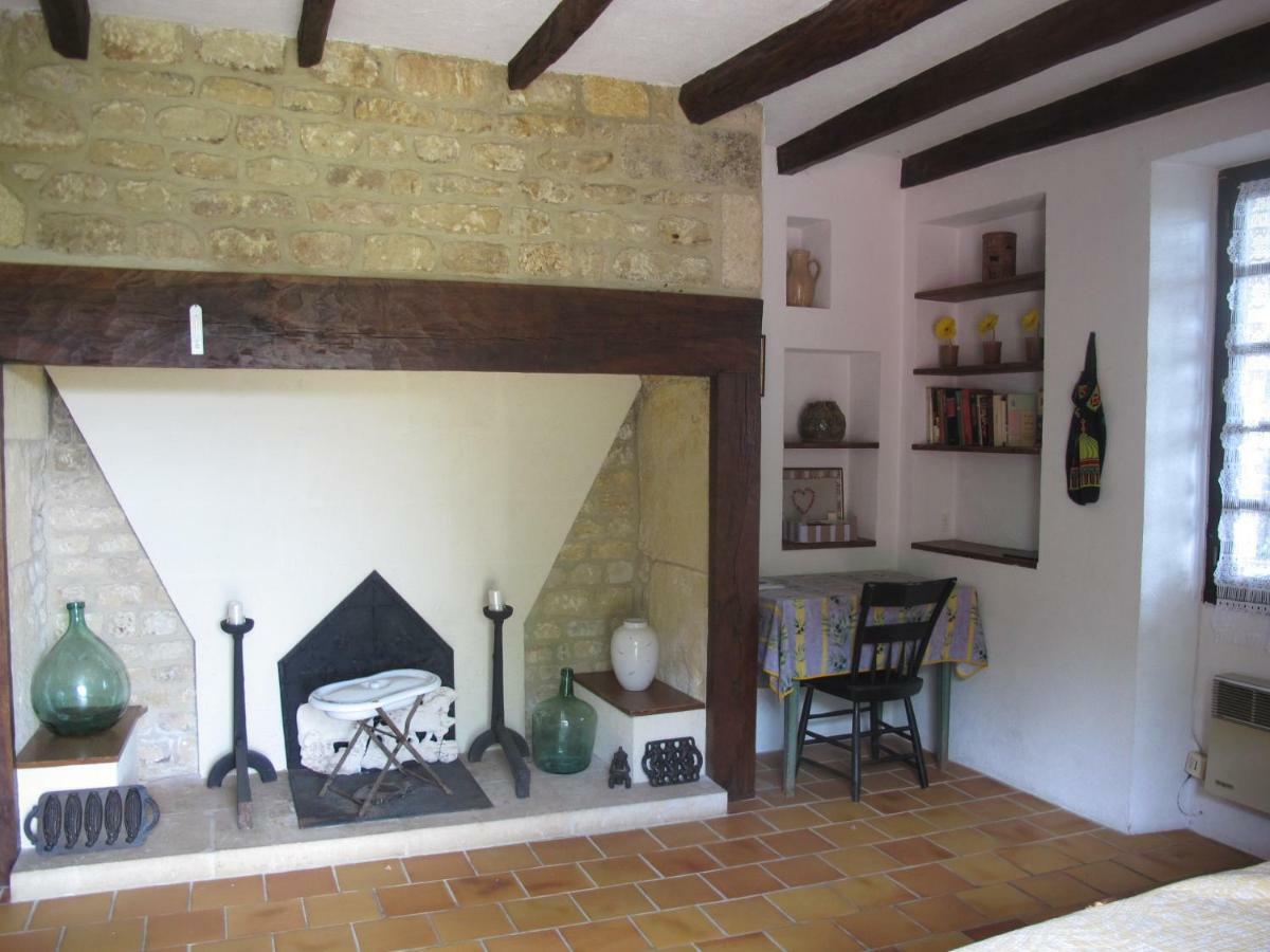 Gîte de Poppy Tursac Extérieur photo