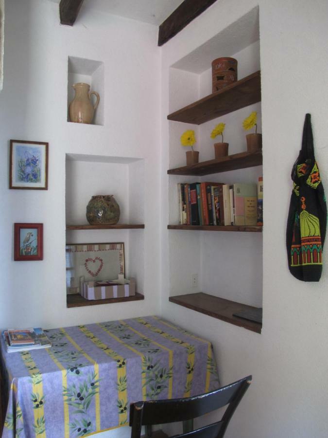 Gîte de Poppy Tursac Extérieur photo